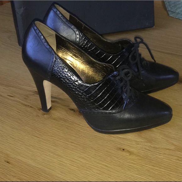 BANANA REPUBLIC Black Leather Heel - Picture 7 of 8